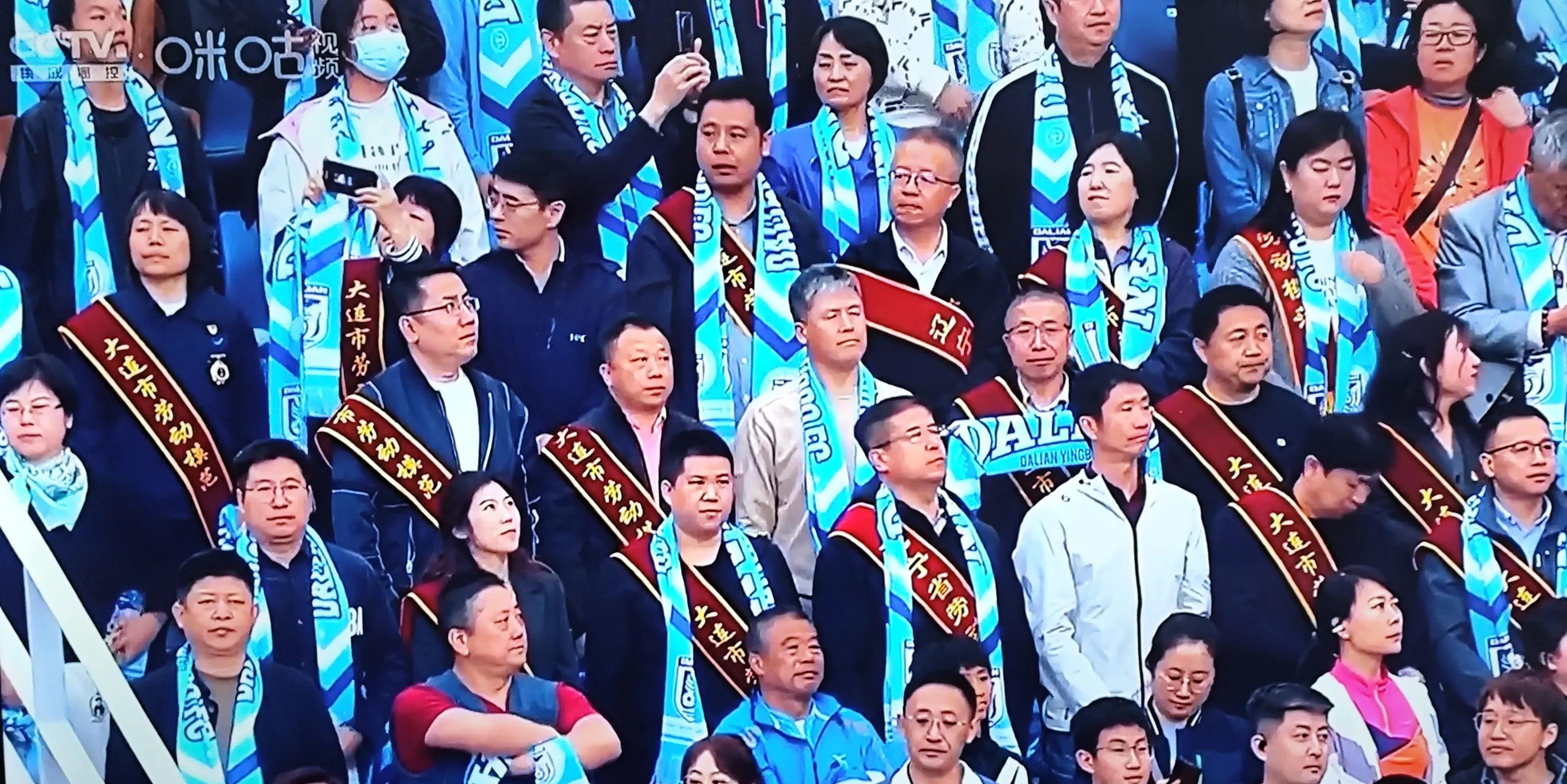 包含中超赛后走向成谜；切尔西主帅复盘；赛场秩序良好；资深球员宣示担当的词条