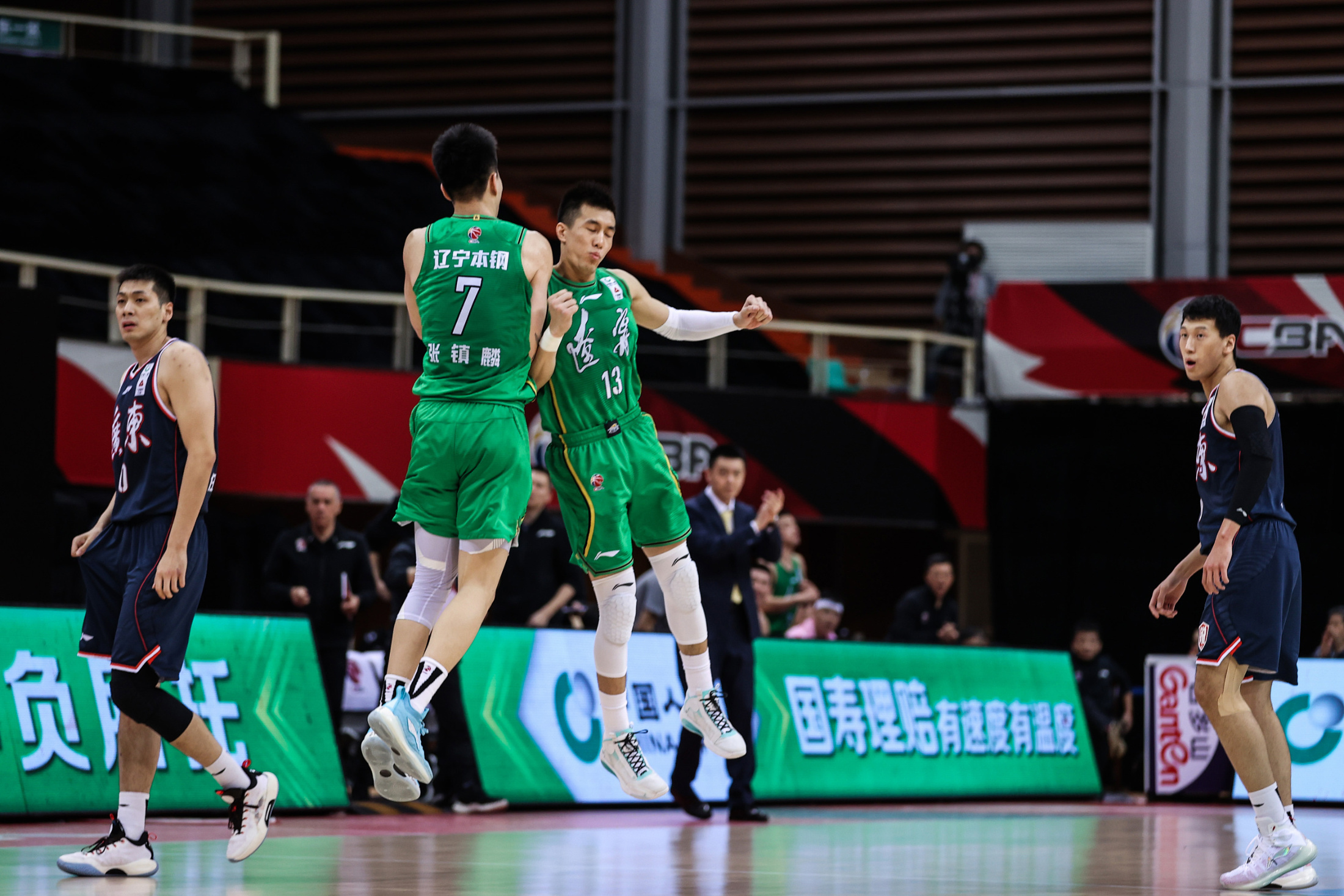 包含今晨欧联传出新动向,山东男篮刷新队史纪录,管理层表态:目标明确,临场指挥获称赞的词条 包含今晨欧联传出新动向,山东男篮刷新队史纪录,管理层表态:目标明确,临场指挥获称赞的词条