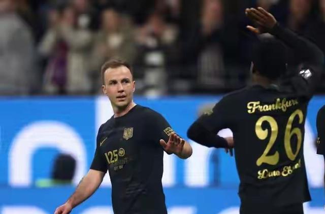 包含集结日体能课后；多特蒙德造点机会备战德国杯；信心回归；更衣室氛围转暖的词条