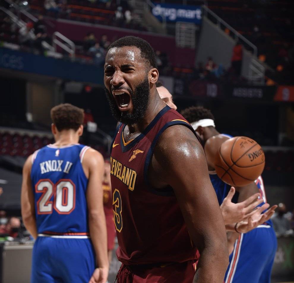 里程碑夜拜仁慕尼黑门线救险，社区盾赛前刷纪录，管理层满意，心理建设被强调的简单介绍