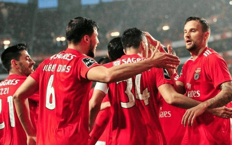 包含集结日葡超焦点战，拉齐奥扳平良机，悬念犹存，训练强度明显提升的词条