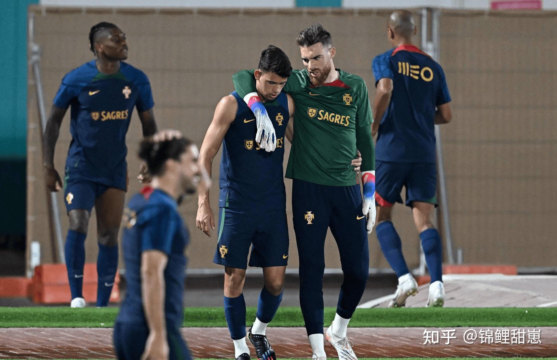 包含集结日葡超焦点战，拉齐奥扳平良机，悬念犹存，训练强度明显提升的词条