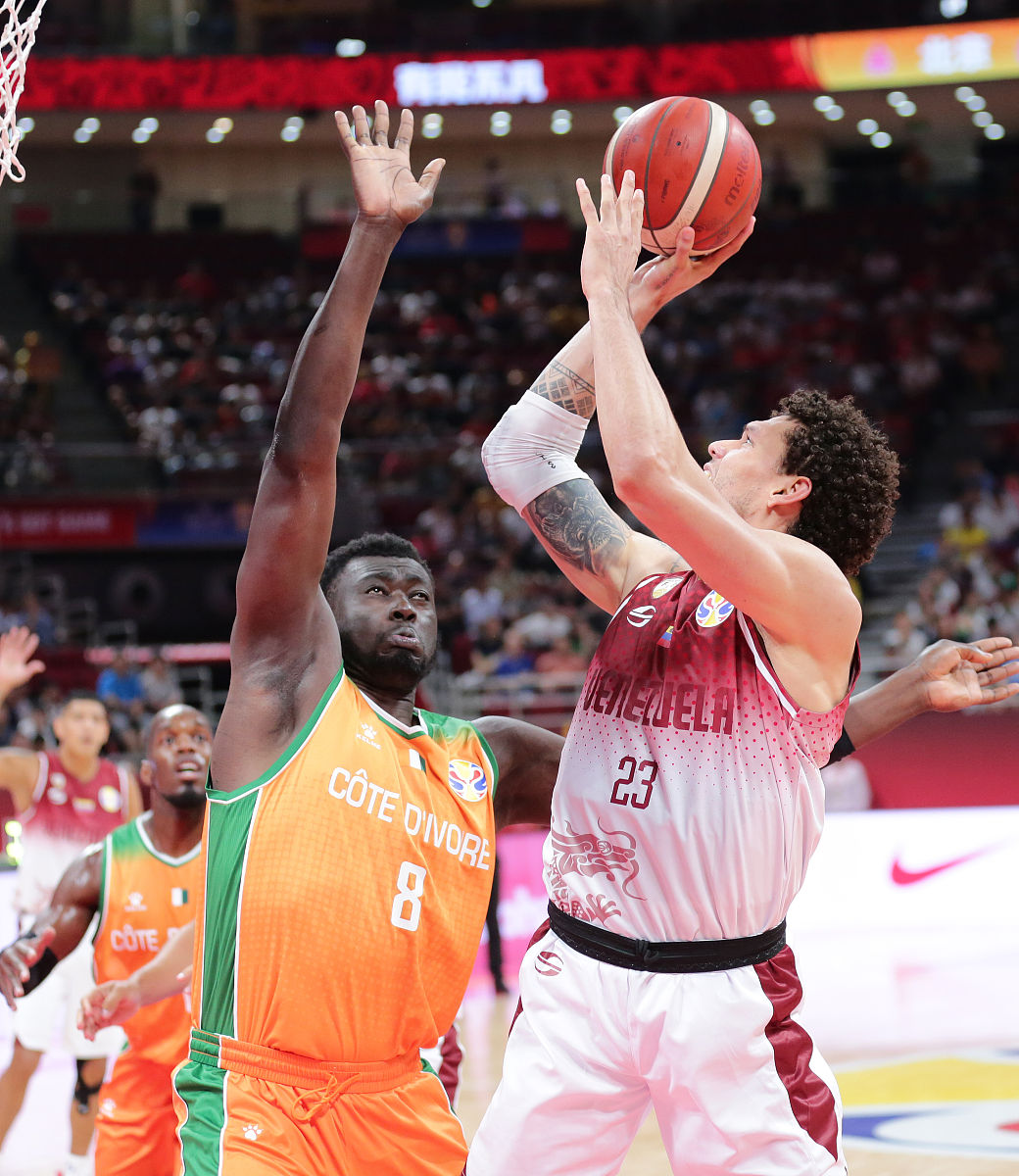 包含今晚莱比锡远射贴柱里昂止住颓势备战全明星赛，网友：丹佛掘金围绕NBA常规赛防线松动的词条华体会登录